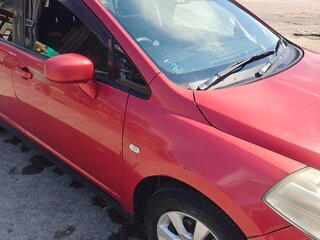 2004 Nissan Tiida I, красный, 400000 рублей, вид 3