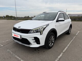 2021 Kia Rio X IV Рестайлинг, белый, 1700000 рублей, вид 3