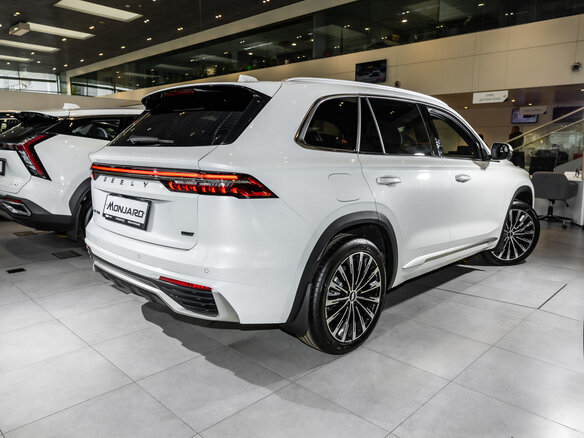 2026 Geely Monjaro I Рестайлинг, белый, 4954990 рублей - вид 5