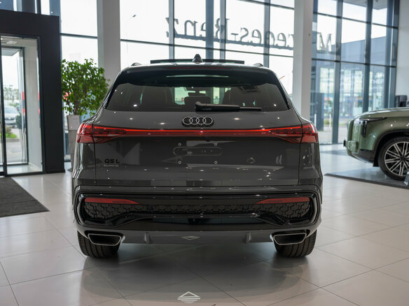 2026 Audi Q5 L III (GU), зелёный, 7540000 рублей - вид 5