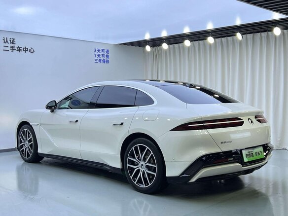 2026 Denza Z9, белый, 9999666 рублей - вид 3