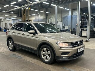 2018 Volkswagen Tiguan II, бежевый, 1690000 рублей, вид 2