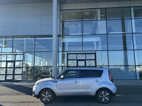 2017 Kia Soul II Рестайлинг, серый, 1495000 рублей, вид 3