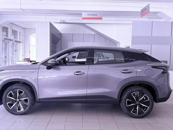 2026 Omoda C5 I Рестайлинг, серый, 2629000 рублей - вид 3