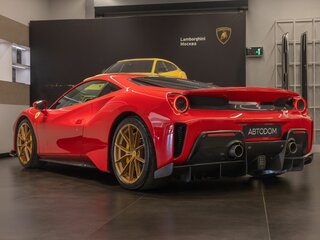 2018 Ferrari 488 Pista, красный, 77000000 рублей, вид 3