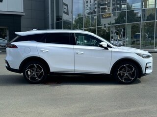 2021 BYD Tang DM-i II Рестайлинг 1, белый, 2790000 рублей, вид 4