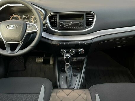 2024 Lada (ВАЗ) Vesta I Рестайлинг (NG), белый, 1250000 рублей, вид 3