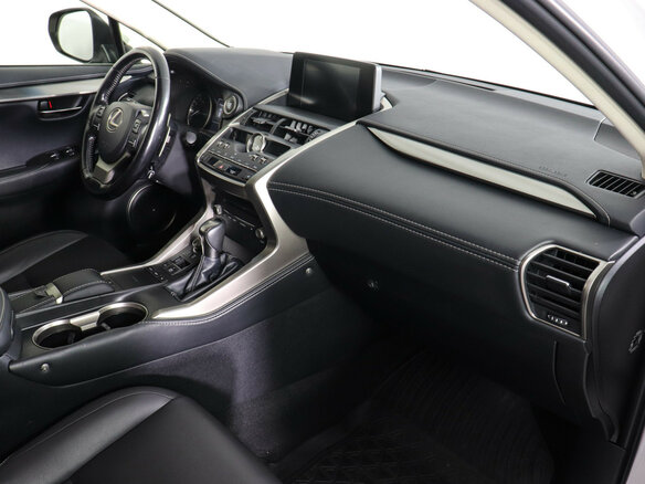 2017 Lexus NX 200 I Рестайлинг, белый, 3147000 рублей - вид 9