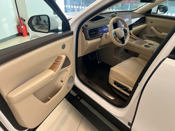 2026 Aito M7 53.4 kWh II, белый, 9390000 рублей - вид 17
