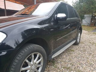 2009 Mercedes-Benz M-Класс 300 II (W164) Рестайлинг, чёрный, 1350000 рублей, вид 5