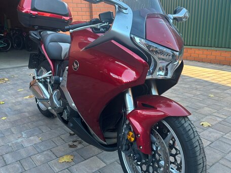 2013 Honda VFR 1200, красный, 1000000 рублей, вид 2