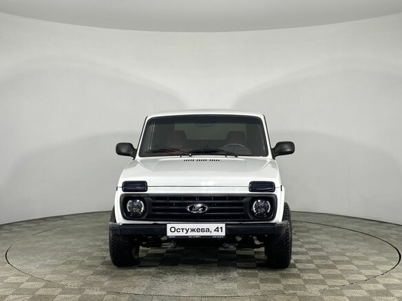 2017 Lada (ВАЗ) 2121 (4x4) I Рестайлинг, белый, 580000 рублей - вид 1