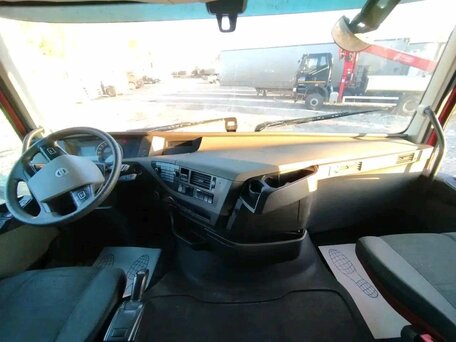 2016 Volvo FH, красный, 5791000 рублей, вид 5