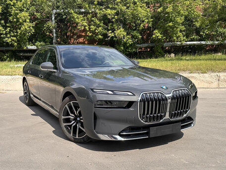 2025 BMW 7 серии 735i VII (G70), серый, 11970000 рублей, вид 1