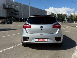 2016 Kia Ceed II Рестайлинг, серебристый, 1450000 рублей, вид 3