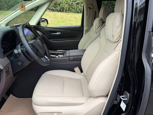 2026 Toyota Alphard IV, чёрный - вид 8