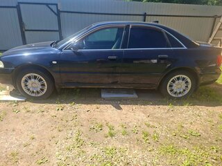 1999 Audi A4 I (B5) Рестайлинг, синий, 330000 рублей, вид 3