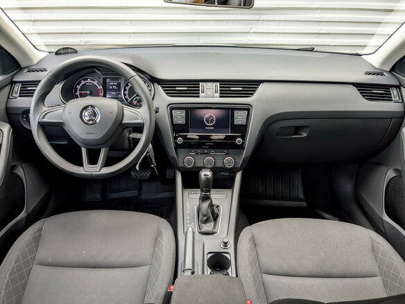 2020 Skoda Octavia III (A7) Рестайлинг, белый, 1775000 рублей - вид 13