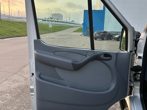 2017 Mercedes-Benz Sprinter Classic, серебристый, 2390000 рублей - вид 13