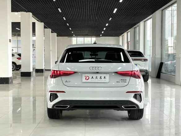 2022 Audi A3 Sportback 35 TFSI IV (8Y), белый, 2550000 рублей - вид 4