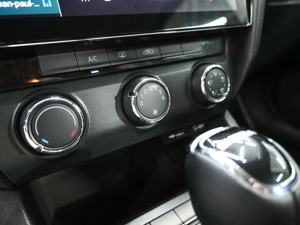 2014 Skoda Octavia III (A7), белый, 1159900 рублей - вид 14