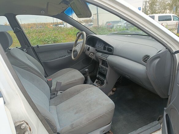 1997 Kia Avella, белый, 98000 рублей - вид 4