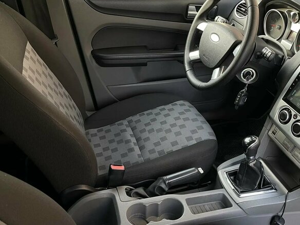 2009 Ford Focus II Рестайлинг, серый, 450000 рублей - вид 7