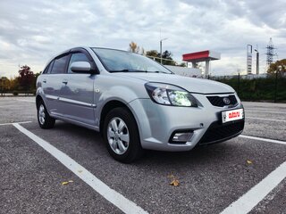 2011 Kia Rio II Рестайлинг, серебристый, 650000 рублей, вид 2
