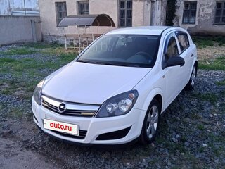 2011 Opel Astra H Рестайлинг, белый, 620000 рублей, вид 2