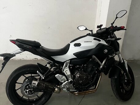 2015 Yamaha MT-07 (FZ-07), белый, 630000 рублей, вид 2