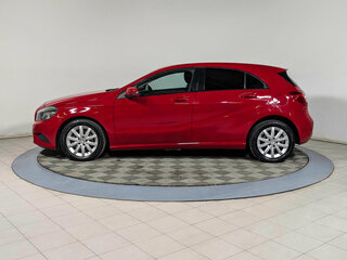 2014 Mercedes-Benz A-Класс 180 III (W176), красный, 1029900 рублей, вид 5