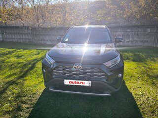 2021 Toyota RAV4 V (XA50), чёрный, 3600000 рублей, вид 2