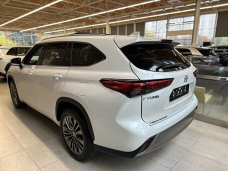 2026 Toyota Highlander IV (XU70), белый, 5199000 рублей, вид 4