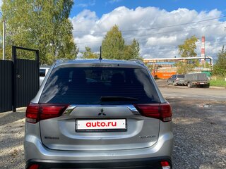 2016 Mitsubishi Outlander III Рестайлинг 2, серебристый, 1435000 рублей, вид 4