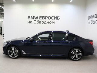 2015 BMW 7 серии Long 750Li xDrive VI (G11/G12), чёрный, 2990000 рублей, вид 5