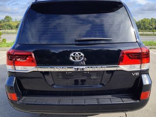 2015 Toyota Land Cruiser 200 Series Рестайлинг 2, чёрный, 12000000 рублей, вид 3