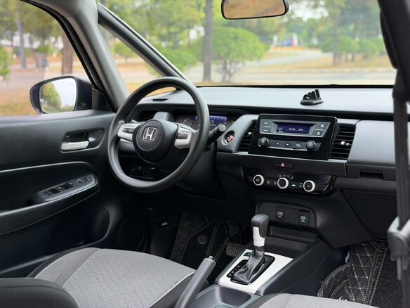 2023 Honda Fit Crosstar IV Рестайлинг, белый, 1080000 рублей - вид 12