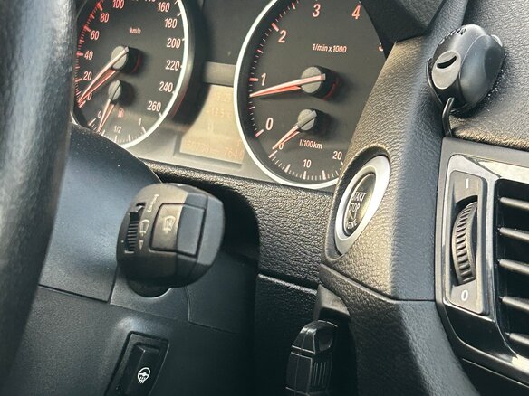 2012 BMW X1 20i I (E84) Рестайлинг, белый, 1680000 рублей - вид 9