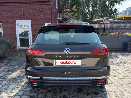 2019 Volkswagen Touareg III, коричневый, 4300000 рублей, вид 2