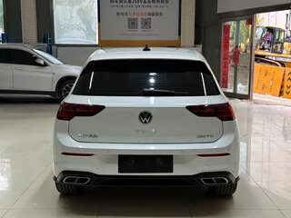 2023 Volkswagen Golf VIII, белый, 2040000 рублей, вид 5