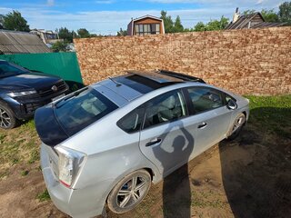 2009 Toyota Prius III (XW30), серебристый, 850000 рублей, вид 4