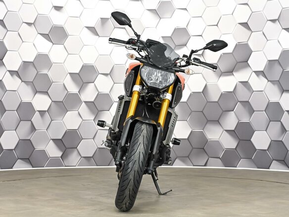 2014 Yamaha MT-09 (FZ-09), оранжевый, 727000 рублей - вид 4