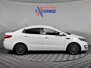 2014 Kia Rio 4-speed III, белый, 814000 рублей, вид 3