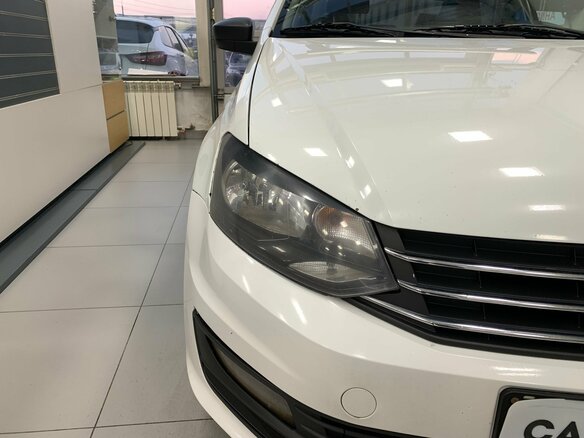 2015 Volkswagen Polo V Рестайлинг, белый, 399000 рублей - вид 4