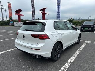 2022 Volkswagen Golf VIII, белый, 1790000 рублей, вид 4