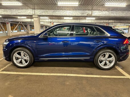 2021 Audi Q8 45 TDI I (4M), синий, 8500000 рублей, вид 3