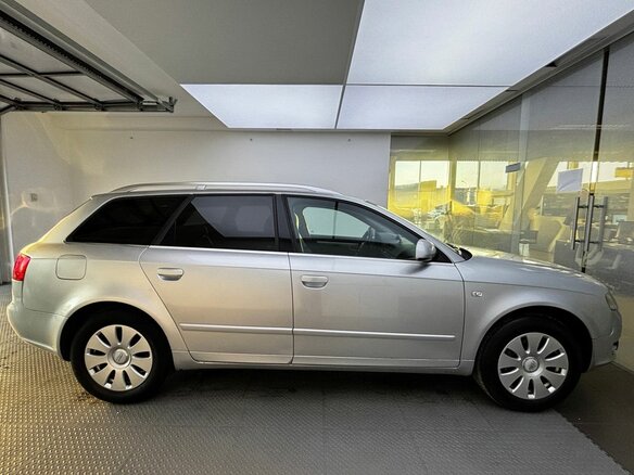 2005 Audi A4 III (B7), серебристый, 640000 рублей - вид 3