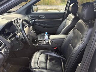 2017 Ford Explorer V Рестайлинг, серый, 2490000 рублей, вид 5