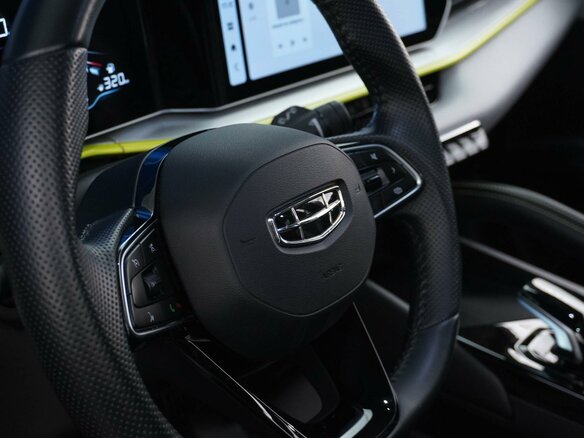 2023 Geely Coolray (Binyue Cool) I Рестайлинг, белый - вид 13