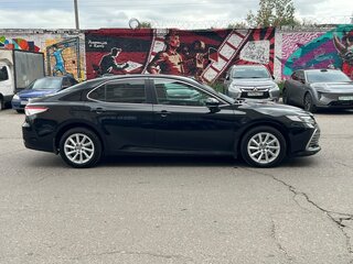 2021 Toyota Camry VIII (XV70) Рестайлинг, чёрный, 1900000 рублей, вид 4